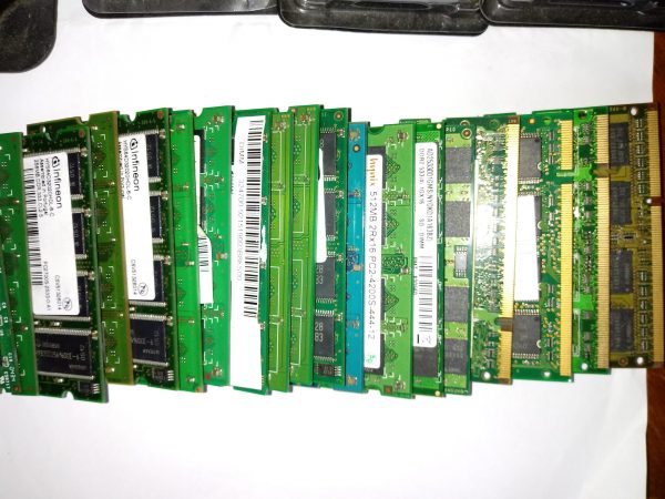 Stock  memorie ram usate per pc e notebook. Dimm, sodimm, ddr - immagine 3