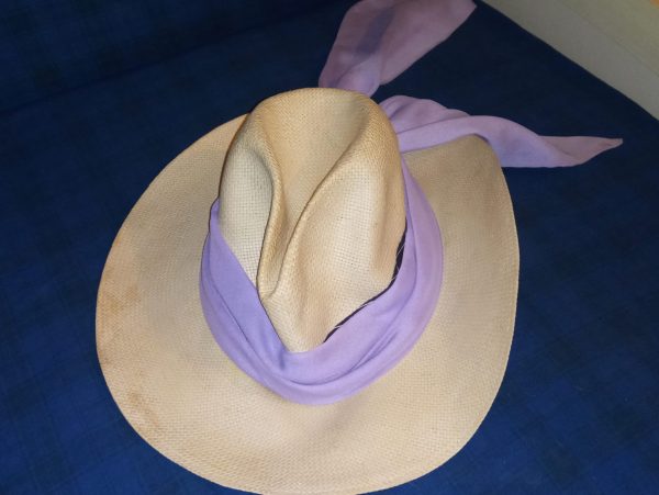 Cappello tipo Borsalino, paglia con fiocco