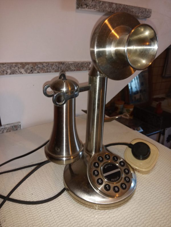 Telefono stile retrò