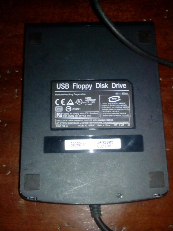 Lettore Floppy drive Sony esterno USB con dischetti - immagine 2