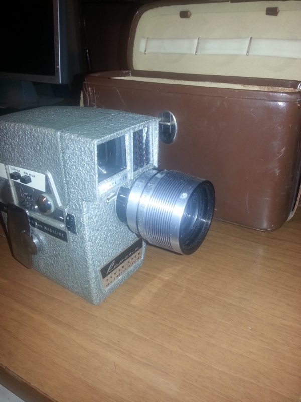 Cinepresa Revere Power Zoom 8 mm.