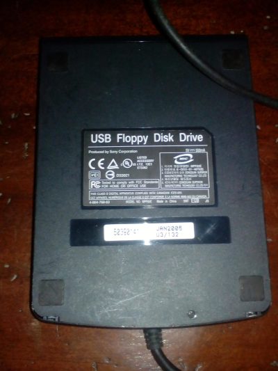 Lettore Floppy drive Sony esterno USB con dischetti - immagine 2